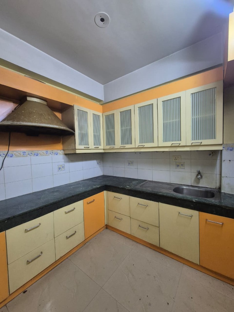 Semi Furnished 3bhk in Kahilipara, Guwahati, Assam, India for Rent